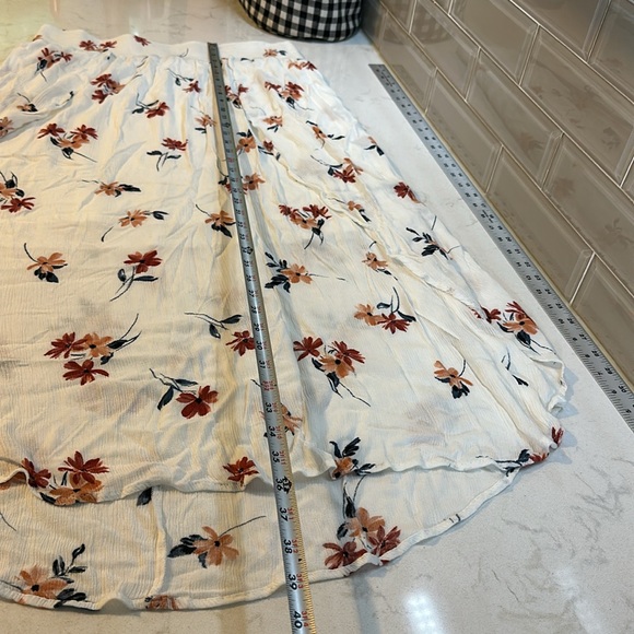 Torrid gauze material floral skirt size 2/2X - Picture 12 of 12